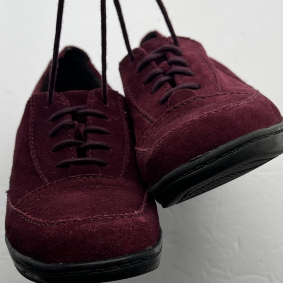 Clarks Bendables Suede Lace Up Heels Women 7 Burgundy Comfy Retro Academia Vamp - Picture 17 of 17